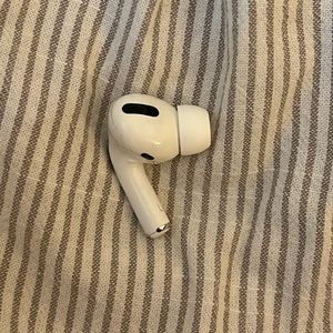 Single left apple AirPod pro